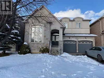 Stunning Unique 5 Bedroom Cozy Home In Prime Thornhill Woods, suitable for large families**Rarely Av...