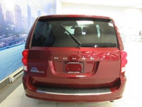 DODGE GRAND CARAVAN 2019 7 PASSAGERS AVEC SEULEMENT 65300 KM CERTIFIÉ (RAPPORT CARFAX DISPONIBLE). M... (image 4)
