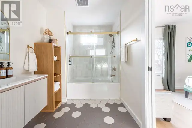 19 Cow Bay Road Eastern Passage, Nova Scotia in Commercial & Office Space for Sale in City of Halifax - Image 17