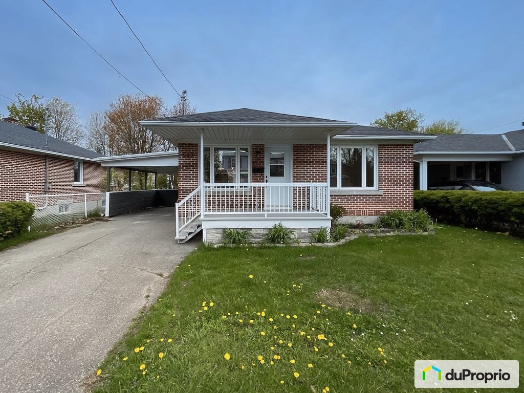 $469,000 - Bungalow for sale in Granby — photo 1