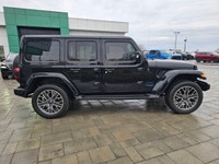Kijiji Engine: 4 Cylinder Engine 2.0L L/100Km City: 11.6 L/100Km Hwy: 11.9 Safety Equipment ABS And... (image 3)