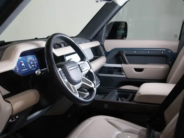 2020 Land Rover Defender P400 | HSE | 110 | MERIDIAN | 20\" WHEE in Cars & Trucks in Mississauga / Peel Region - Image 14