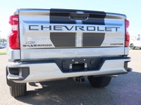 2026 Chevrolet Silverado 1500 ... Engine: Turbocharged Gas I4 2.7L/166 L/100Km City: 13.7 L/100Km Hw... (image 7)