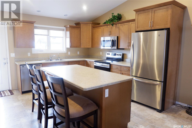 1 401 3rd AVENUE E Assiniboia, Saskatchewan in Condos for Sale in Moose Jaw - Image 3