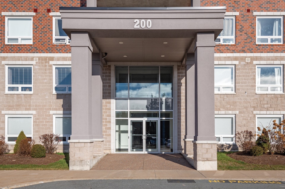 The Two Hundred on Broad Apartments - 2 Bedroom, 2 Bath + Den Ap 4