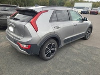Come see this certified 2025 Kia Niro EX | Hybrid | Heated Wheel + Seats | Nav | Smart Cruise | Remo... (image 3)