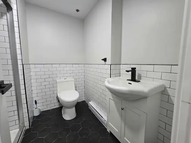 Modern 1 bedroom Downtown Dartmouth in Long Term Rentals in Dartmouth - Image 8