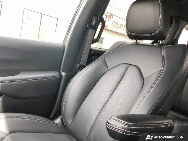 2025 Chrysler Pacifica Select | Apple/Android Auto | Clean5497663003826688022