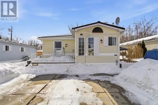 428 PINE PASS Centre Wellington, Ontario in Houses for Sale in Oakville / Halton Region - Image 6