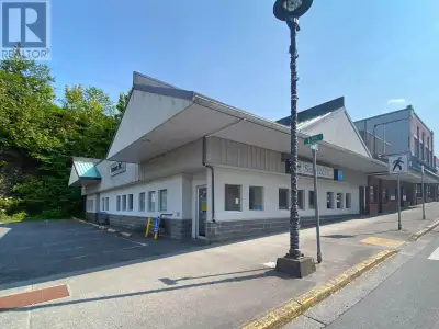 This 2,926 square foot building built in 1994 is situated on an 8,100 square foot lot in downtown Pr...