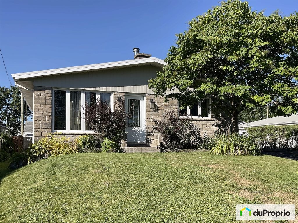 $469,900 - Bungalow for sale in Duberger — photo 1