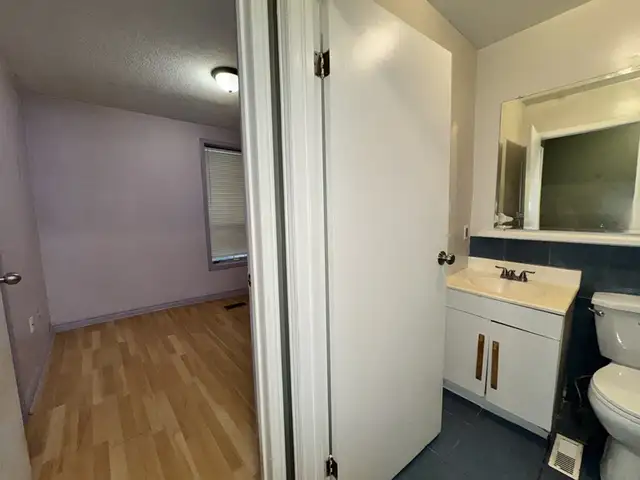 Cozy 2 Bed, 1 Bath Bungalow Near Downtown in Long Term Rentals in Barrie - Image 13