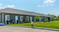 Broadstreet's Selkirk Meadows offers pet friendly 1, 2, and 3 bedroom apartments as well as 2 Bedroo... (image 6)