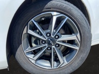 This Kia Forte has a strong Regular Unleaded I-4 2.0 L/122 engine powering this Variable transmissio... (image 6)