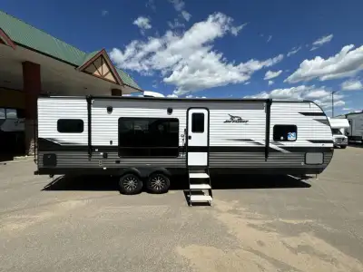 Jayco Jay Flight travel trailer 280RKS highlight: Rear Kitchen Jackknife Sofa Two Recliners Front Pr...