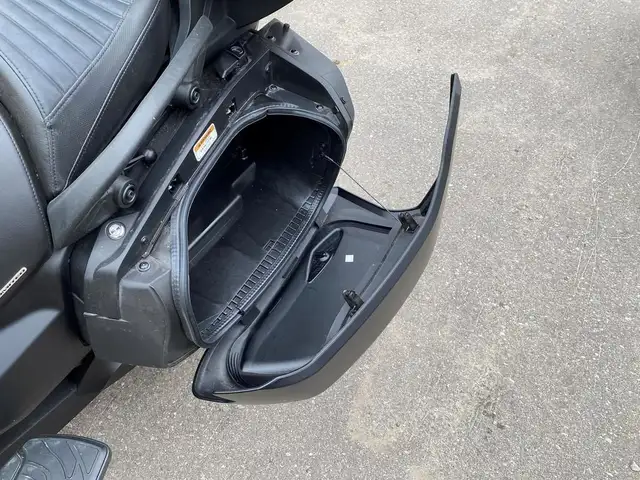 2024 Can-Am Spyder F3 Limited in Street, Cruisers & Choppers in Kitchener / Waterloo - Image 6