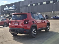 Come see this certified 2021 Jeep Renegade Trailhawk 4WD | Pano Sunroof | Kenwood Audio | Trailer Gr... (image 4)