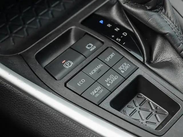 2022 Toyota RAV4 XLE AWD | Sunroof | Heated Steering | CarPlayS in Cars & Trucks in Guelph - Image 17