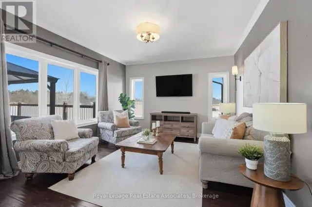 100 CHESSWOOD TRAIL Hamilton, Ontario in Houses for Sale in Oakville / Halton Region - Image 13