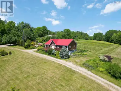 Are you dreaming of owning your own private retreat, hobby farm or small manageable vineyard, here i...
