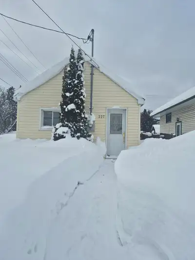 2 Bed / 1 Bath Home in Sault Ste. Marie – $1,949/month + Utilities Welcome to this beautifully updat...