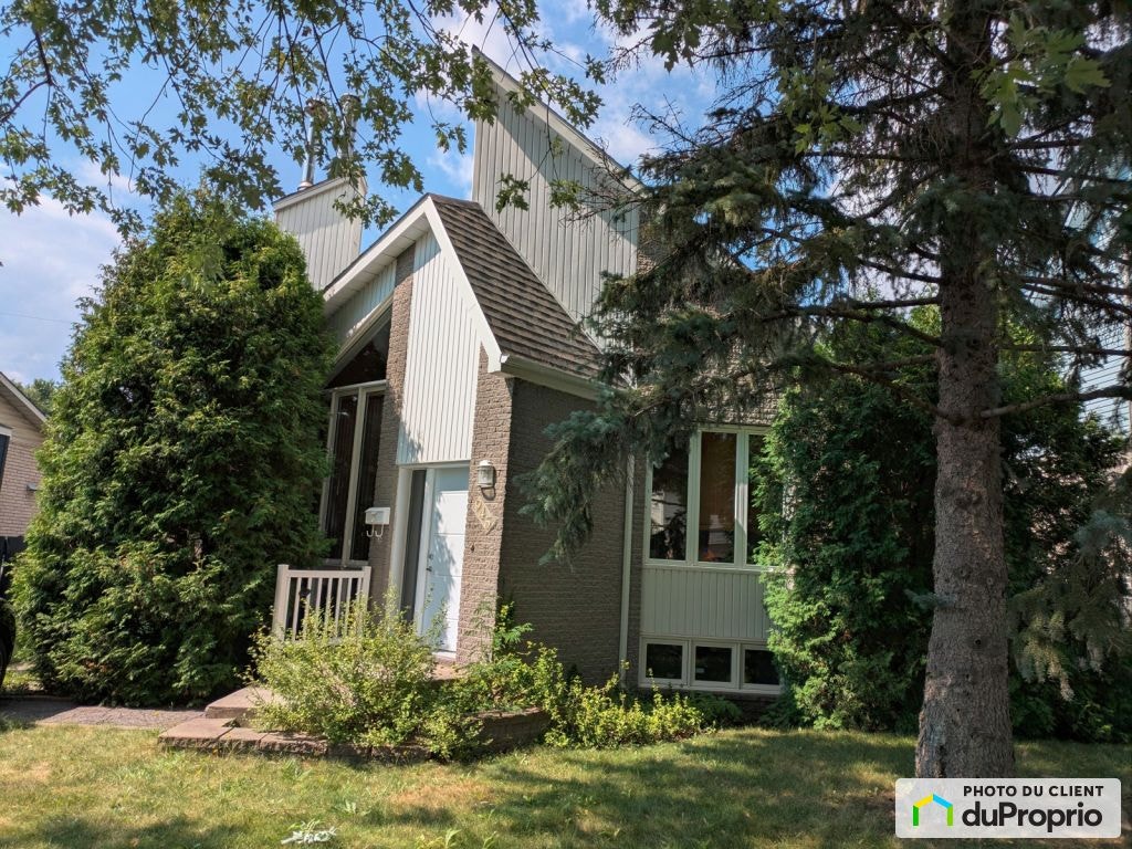 $699,000 - Bungalow for sale in La Prairie — photo 1