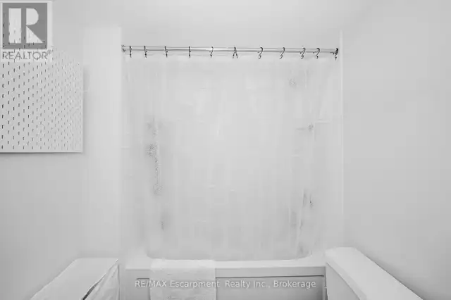 1606 - 1940 IRONSTONE DRIVE Burlington (Uptown), Ontario in Condos for Sale in Oakville / Halton Region - Image 21