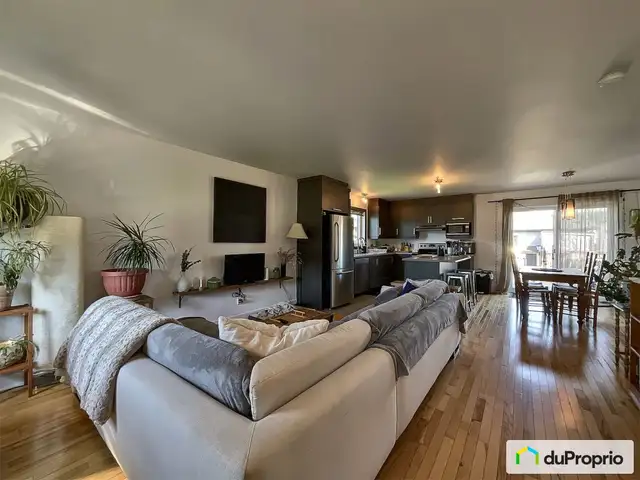 $549,999 - Duplex for sale in St-Roch-De-Richelieu in Houses for Sale in Saint-Hyacinthe - Image 4