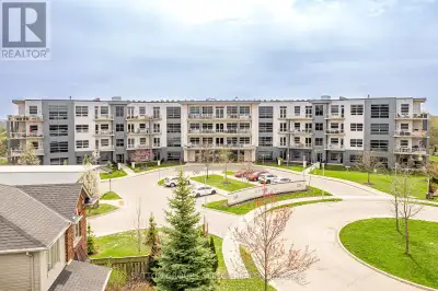 Welcome to North Point Lofts! This is the one you've been waiting for! Impressive open concept 1730...