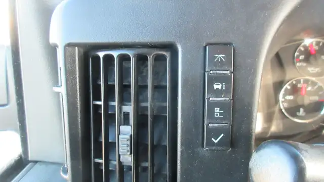 2008 GMC Savana CARGO VAN in Heavy Trucks in Vancouver - Image 12