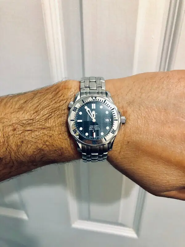 OMEGA SEAMASTER DIVER 300M QUARTZ 36.25MM WATCH - James Bond 007 in Jewellery & Watches in City of Toronto - Image 3
