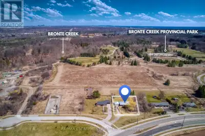 A Half-Acre Escape in the Heart of Oakville! Rarely does a property combine this much land with such...