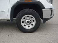 2022 GMC Sierra 3500HD SLE Built for hard work and heavy loads this 2022 GMC Sierra 3500HD SLE with... (image 9)