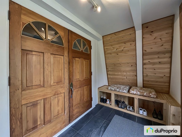 $625,000 - Bungalow for sale in Sutton — photo 3