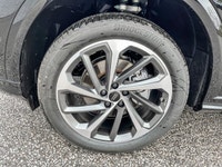 This Audi Q5 delivers a Intercooled Turbo Premium Unleaded I-4 2.0 L/121 engine powering this Automa... (image 9)