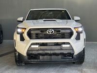 Turbocharged,Keyless Entry,Traction Control,Lane Departure Warning,Power Door Locks,Requires Subscri... (image 2)