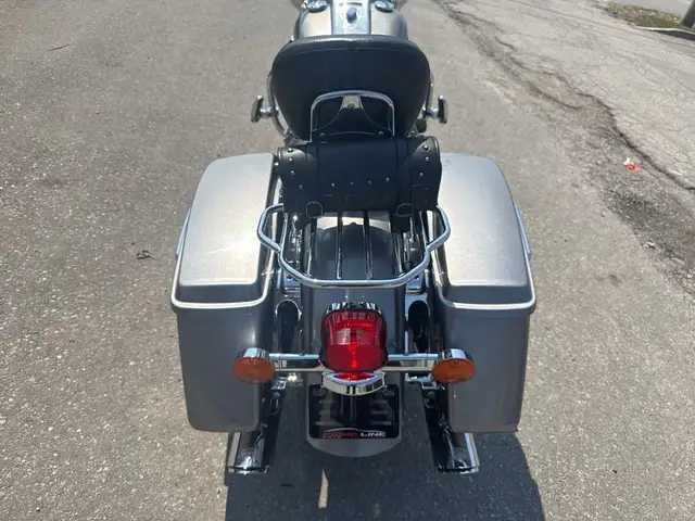 2017 Harley-Davidson Road King ~ VANCE & HINES ~ CANADIAN ~ 107C in Sport Touring in City of Toronto - Image 15
