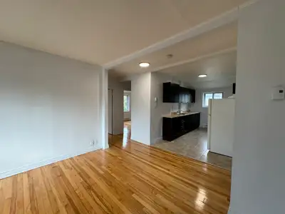 JUNE 1ST Live by the water, be happier! Open concept apartment with 2 closed bedrooms in quiet neigh...