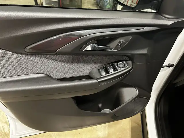 2023 CHEVROLET TRAIL BLAZER LT in Cars & Trucks in Owen Sound - Image 9