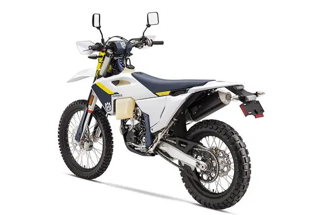 2025 Husqvarna FE 350s in Sport Touring in Longueuil / South Shore - Image 4