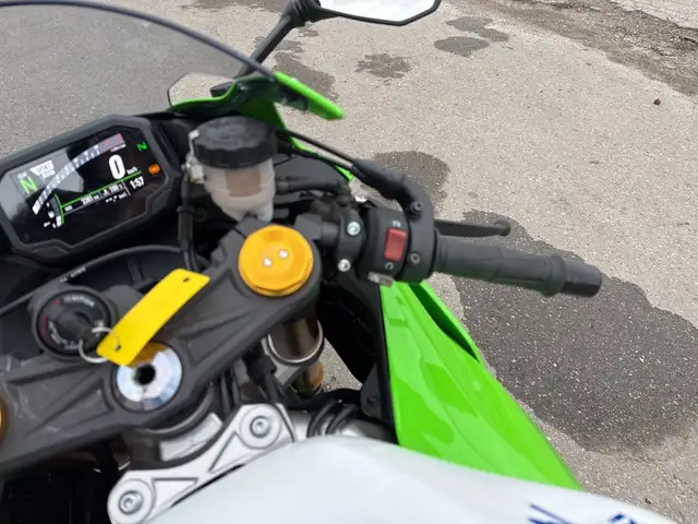 2024 Kawasaki Ninja ZX-6R ~ NINJA ZX-6R ~ 40TH ANNIVERSARY ~ LOW in Sport Bikes in City of Toronto - Image 25