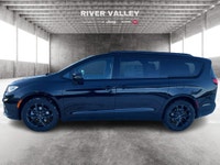 HEATED FRONT SEATS, HEATED STEERING WHEEL, ADAPTIVE CRUISE CONTROL, POWER LIFTGATE, ALL WHEEL DRIVE... (image 5)