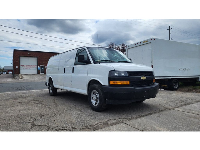 2020 GMC Savana Van G2500 155WB Extended Cargo - 4.3L V6 Gasolin in Cars & Trucks in City of Toronto - Image 2