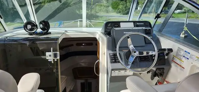 2014 Pursuit 285 285 Twin Outboard Walkaround in Powerboats & Motorboats in Trenton - Image 12
