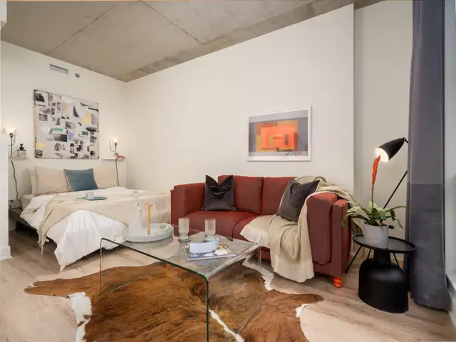 STUDIO Condo apartment LUXE for rent Old Port62863758993794121