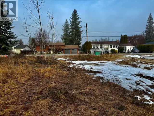 719 Parksville Street Sicamous, British Columbia in Land for Sale in Kamloops - Image 5