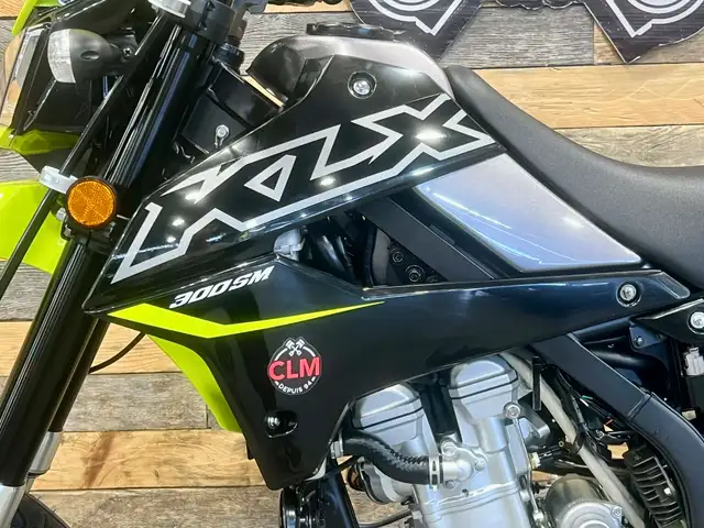 2023 Kawasaki KLX 300 SM - SUPER MOTARD + ONLY 8 KM + STREET LEG in Other in Ottawa - Image 11