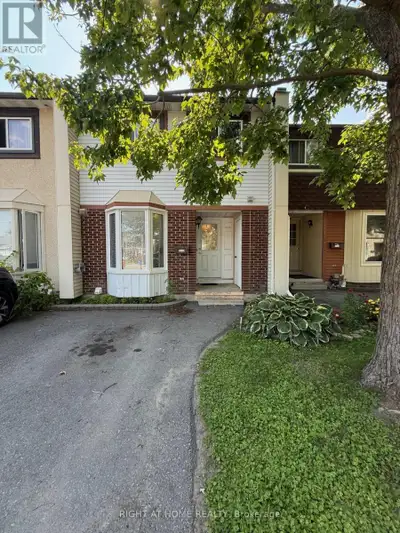 Welcome to 1171 Priory Lane in Orleans, in the neighbourhood of Convent Glen. This 3 bedroom and 2 b...