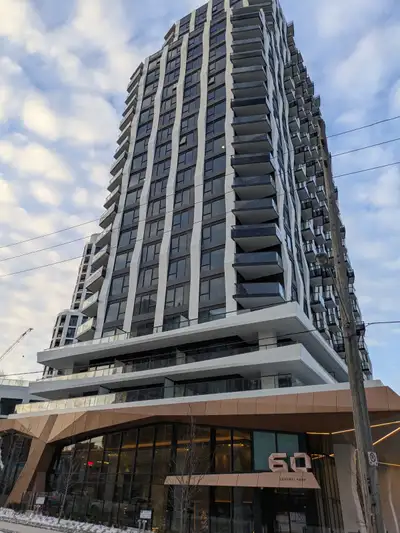 Large 1 bedroom with a fantastic layout on a high floor, amazing view of the city skyline (CN Tower)...