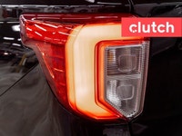 NO ACCIDENTS / CLEAN CARFAX / 1 OWNER / Climate Control, Bluetooth Music, Apple CarPlay and more! Cl... (image 9)